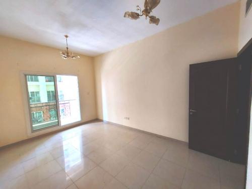 Spacious 1BR Apartment for sale in Trafalgar Tower